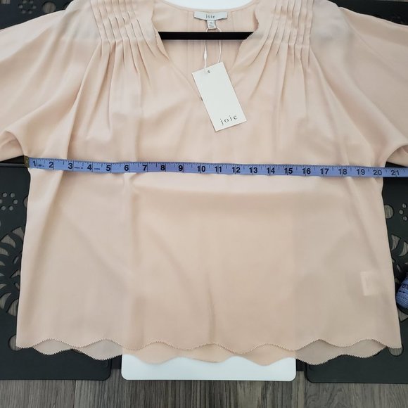 Joie NWOT 100% Silk V-Neck Scalloped Short Sleeve Blouse - Picture 7 of 10